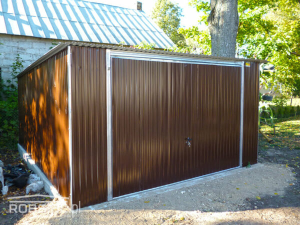 garaz-blaszany-4x6m-z-brama-uchylna-do-gory-06 garaz-blaszany-4x6m-z-brama-uchylna-do-gory-06