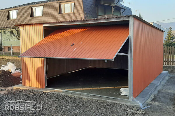 garaz-blaszany-4x6m-z-brama-uchylna-do-gory-07 garaz-blaszany-4x6m-z-brama-uchylna-do-gory-07